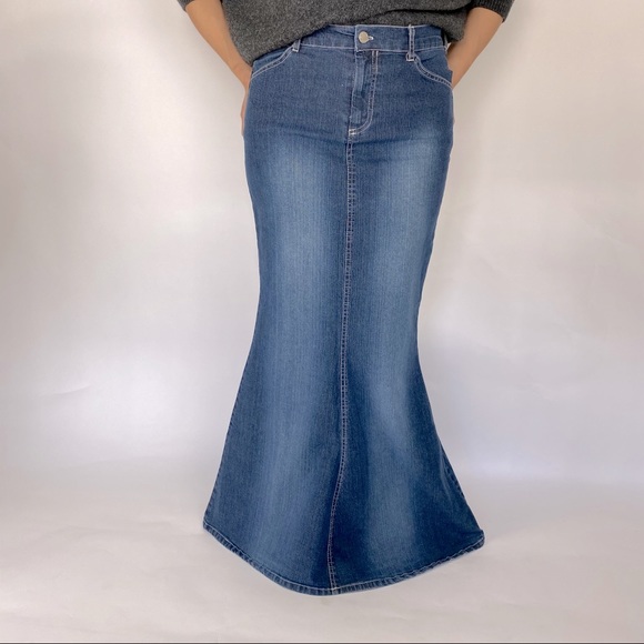 Forever 21 Dresses & Skirts - Denim Maxi Skirt